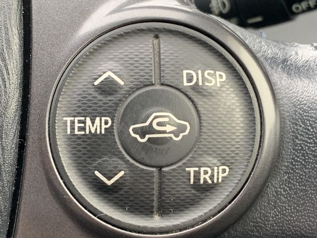 TOYOTA PRIUS ALPHA 2014 Image 31