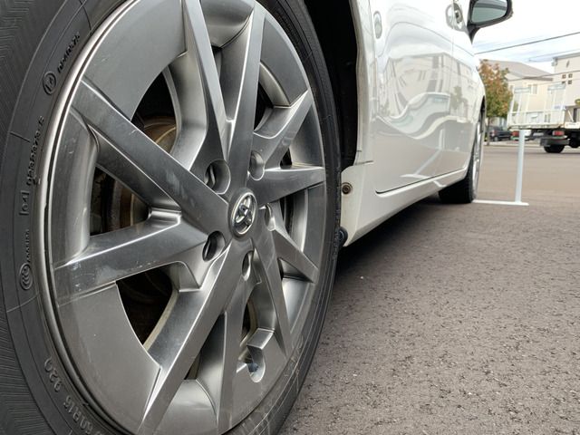 TOYOTA PRIUS ALPHA 2014 Image 31