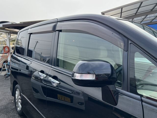 TOYOTA NOAH 2011 Image 31