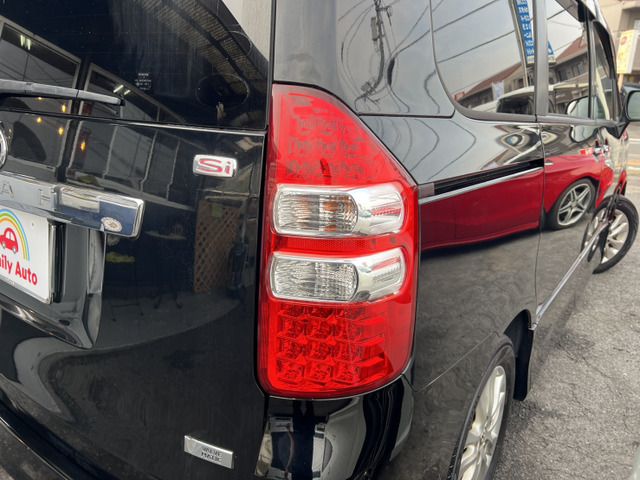 TOYOTA NOAH 2011 Image 31