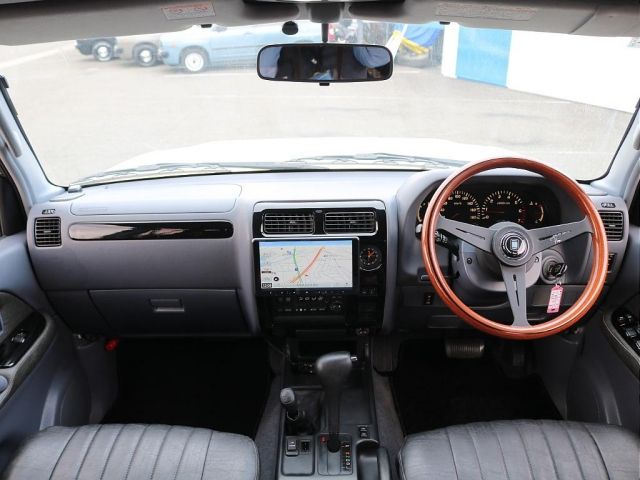 TOYOTA LANDCRUISER PRADO 2001 Image 31