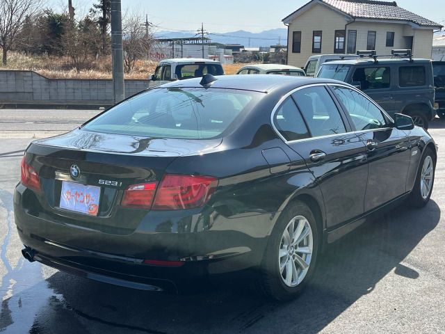 BMW 5SERIES SEDAN 2010 Image 31