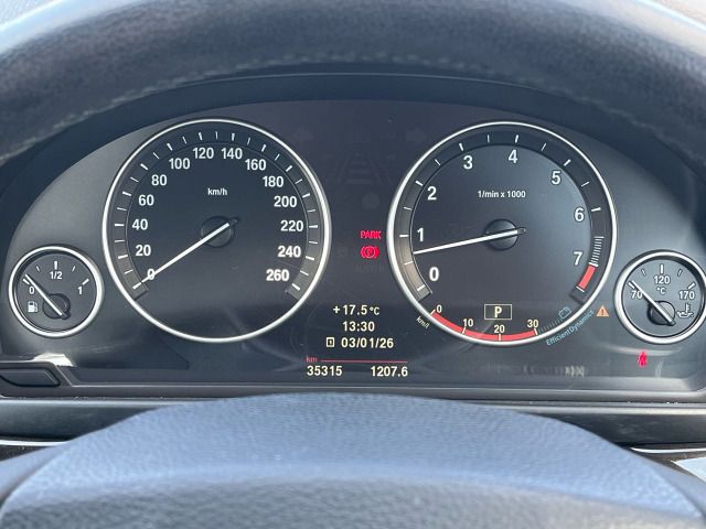 BMW 5SERIES SEDAN 2010 Image 31