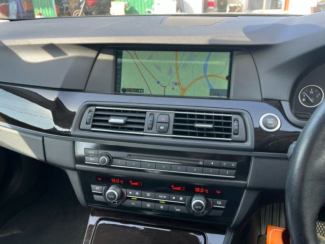 BMW 5SERIES SEDAN 2010 Image 31