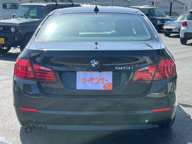 BMW 5SERIES SEDAN 2010 Image 31