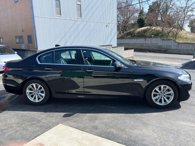 BMW 5SERIES SEDAN 2010 Image 31