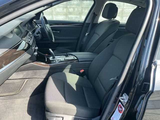 BMW 5SERIES SEDAN 2010 Image 31