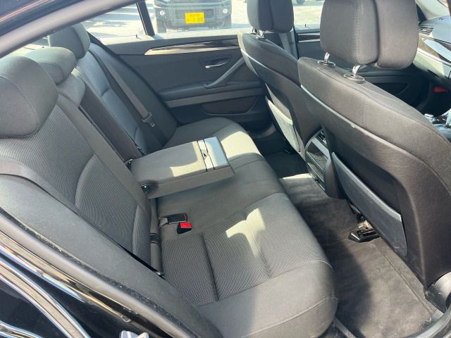 BMW 5SERIES SEDAN 2010 Image 31