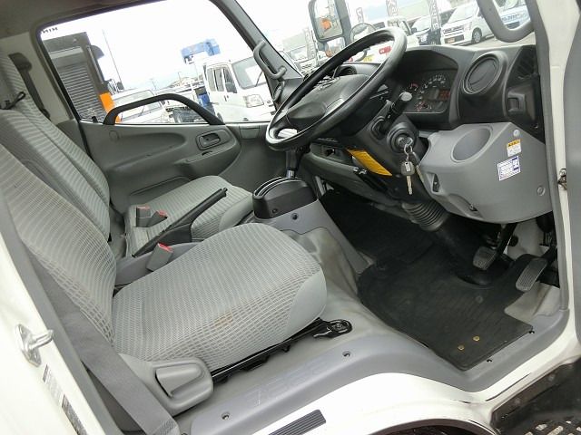 HINO DUTRO 2016 Image 31