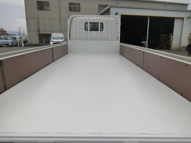 HINO DUTRO 2016 Image 31