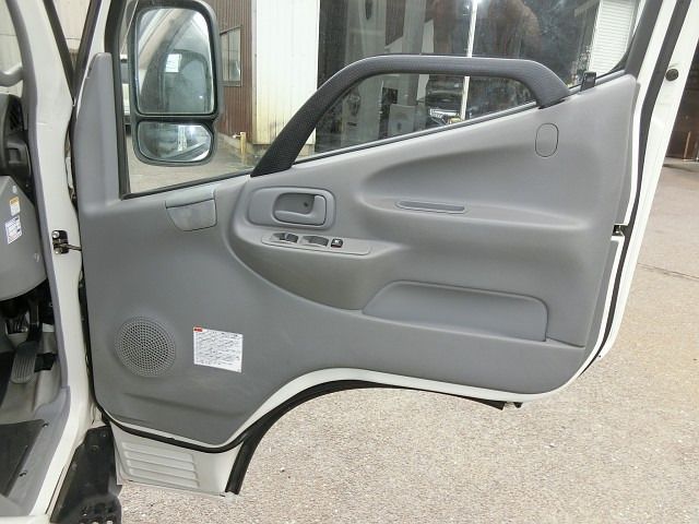 HINO DUTRO 2016 Image 31