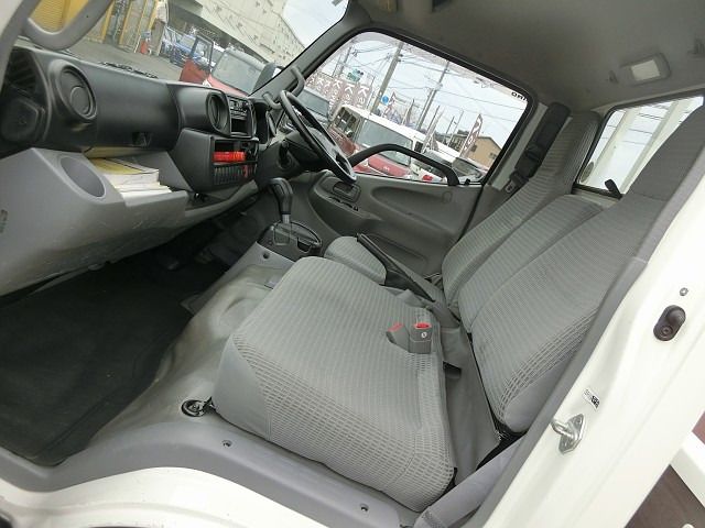 HINO DUTRO 2016 Image 31