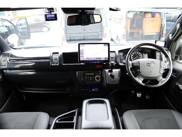 TOYOTA HIACE VAN 4WD 2021 Image 31