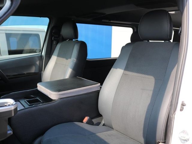 TOYOTA HIACE VAN 4WD 2023 Image 31