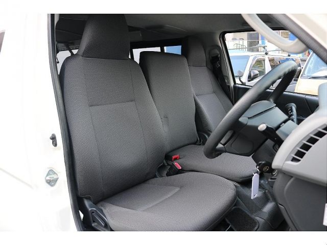 TOYOTA HIACE VAN 2WD 2013 Image 31