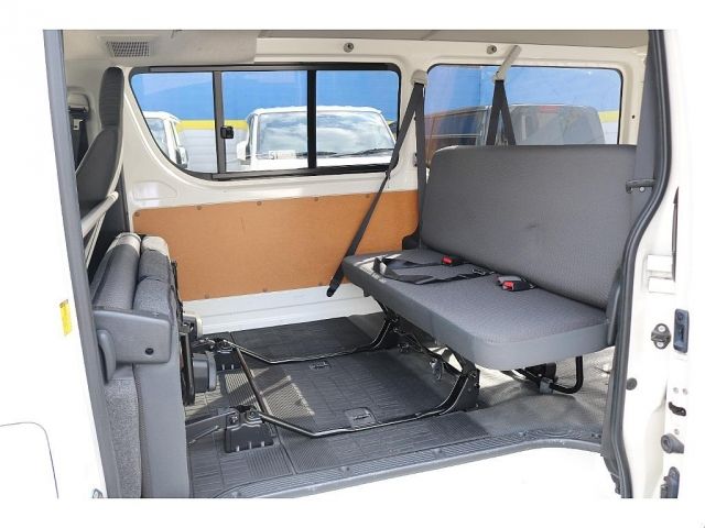 TOYOTA HIACE VAN 2WD 2013 Image 31