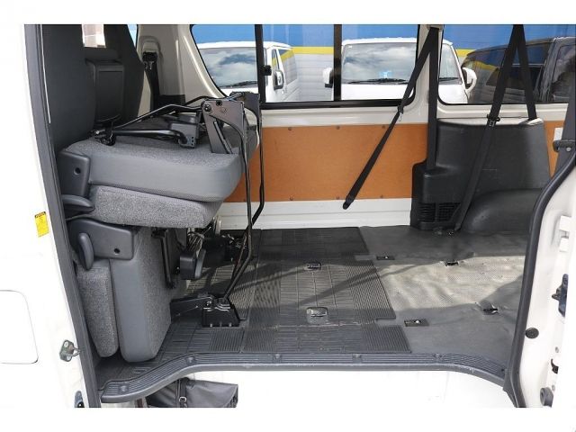 TOYOTA HIACE VAN 2WD 2013 Image 31
