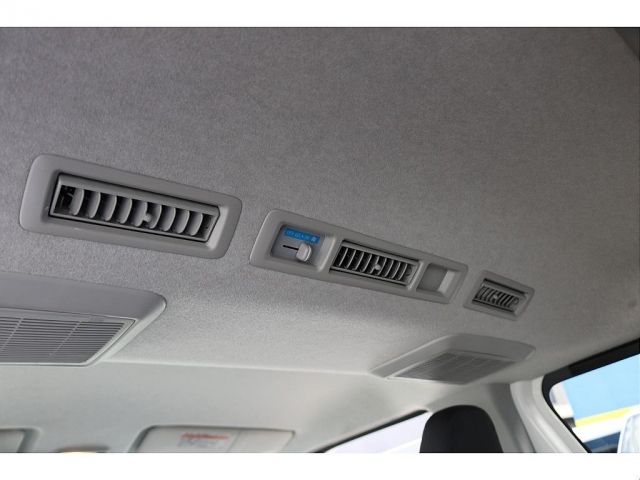 TOYOTA HIACE VAN 2WD 2013 Image 31