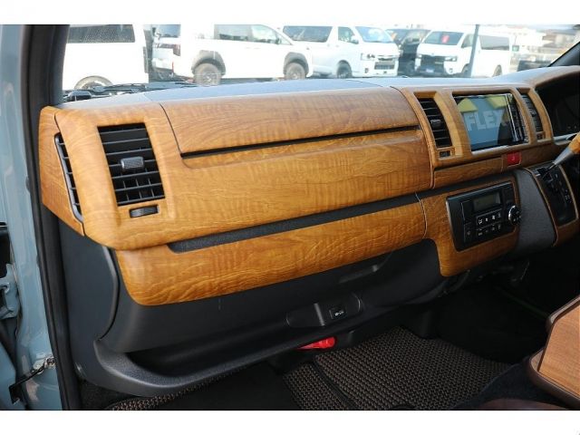 TOYOTA HIACE VAN 4WD 2023 Image 31