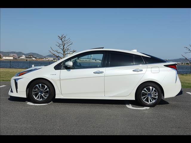 TOYOTA PRIUS 2019 Image 31