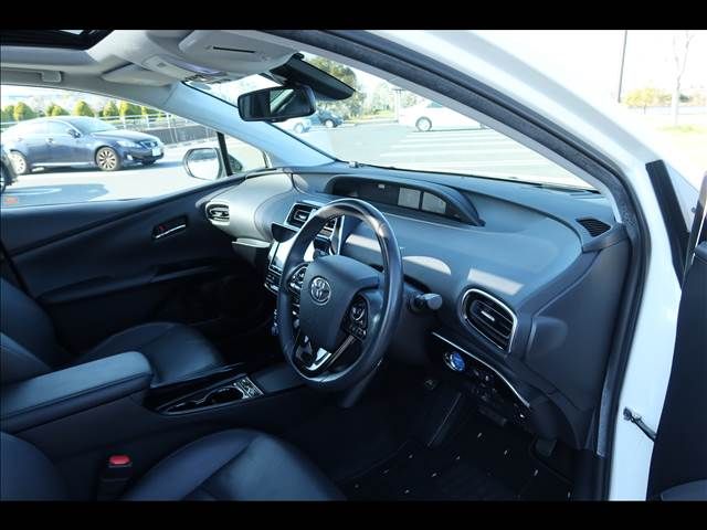 TOYOTA PRIUS 2019 Image 31