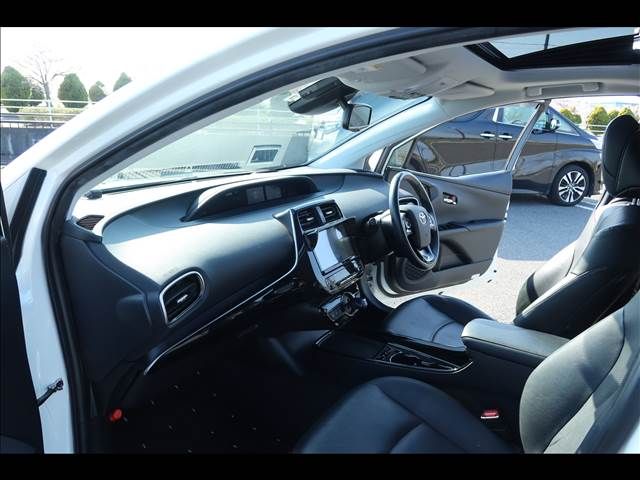 TOYOTA PRIUS 2019 Image 31