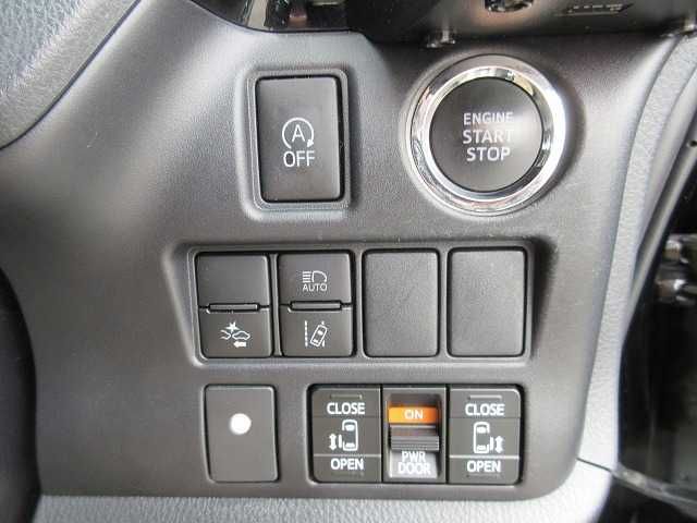 TOYOTA VOXY 2019 Image 31