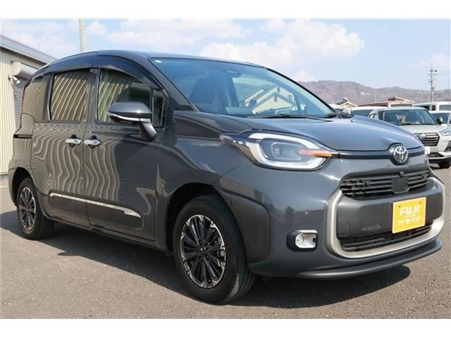 TOYOTA SIENTA HYBRID 2023 Image 31