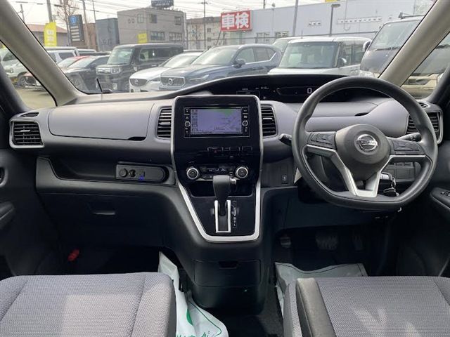 NISSAN SERENA  S-HYBRID 4WD 2018 Image 31