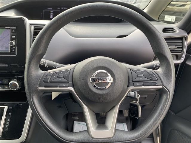 NISSAN SERENA  S-HYBRID 4WD 2018 Image 31