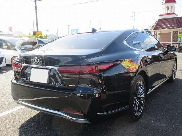 TOYOTA LEXUS LS500H 4WD 2022 Image 31