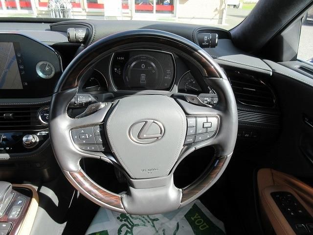 TOYOTA LEXUS LS500H 4WD 2022 Image 31