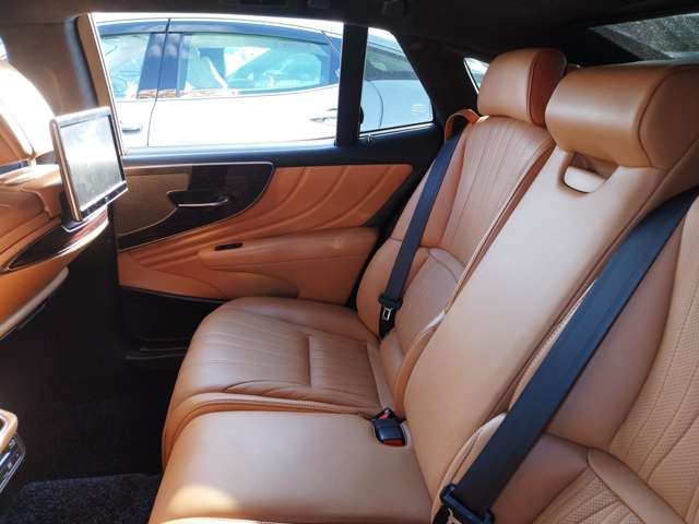 TOYOTA LEXUS LS500H 4WD 2022 Image 31