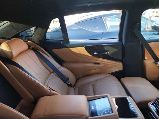 TOYOTA LEXUS LS500H 4WD 2022 Image 31