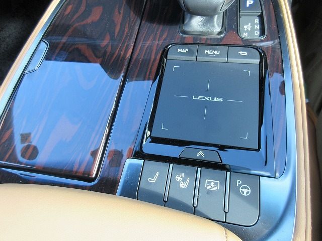 TOYOTA LEXUS LS500H 4WD 2022 Image 31