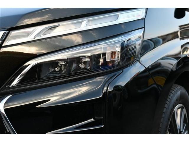 TOYOTA VOXY 2021 Image 31