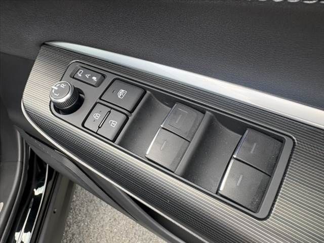 TOYOTA HARRIER 2WD 2023 Image 31