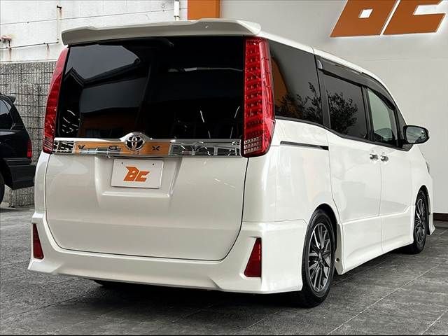 TOYOTA VOXY 2018 Image 31