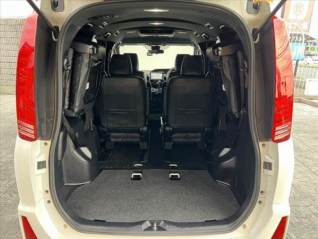 TOYOTA VOXY 2018 Image 31