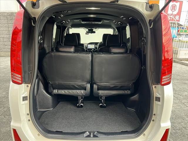 TOYOTA VOXY 2018 Image 31