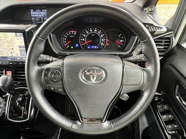 TOYOTA VOXY 2018 Image 31
