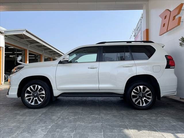 TOYOTA LANDCRUISER PRADO 2023 Image 31