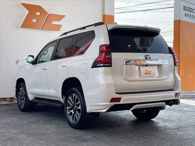 TOYOTA LANDCRUISER PRADO 2023 Image 31