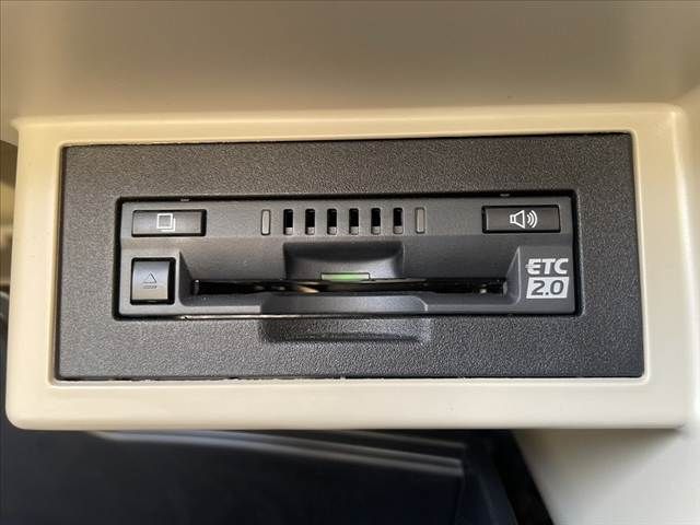 TOYOTA LANDCRUISER PRADO 2023 Image 31