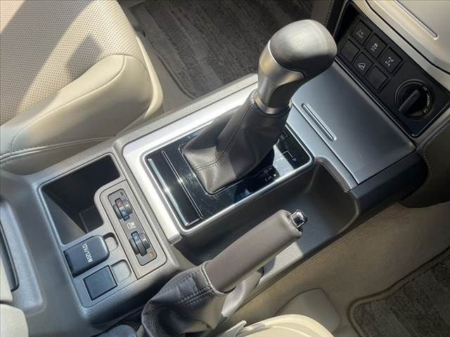 TOYOTA LANDCRUISER PRADO 2023 Image 31