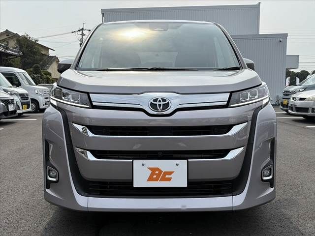 TOYOTA NOAH 2022 Image 31