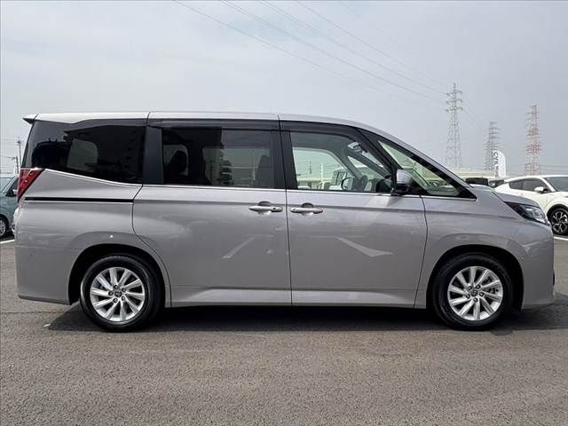 TOYOTA NOAH 2022 Image 31