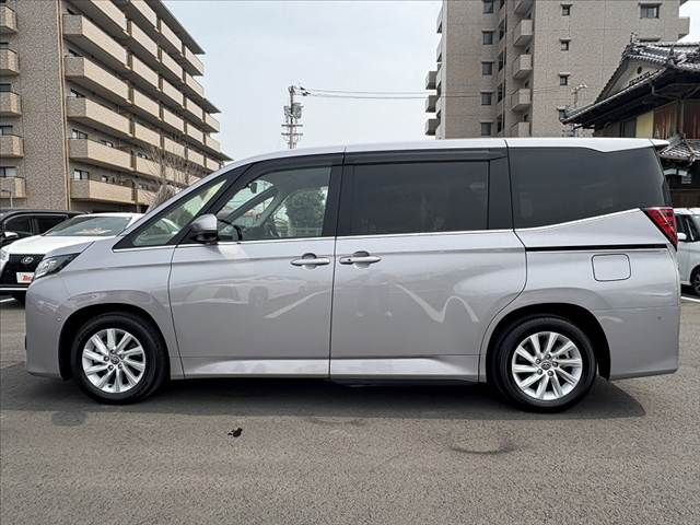 TOYOTA NOAH 2022 Image 31