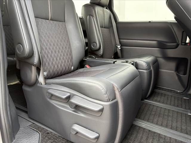 TOYOTA NOAH 2022 Image 31