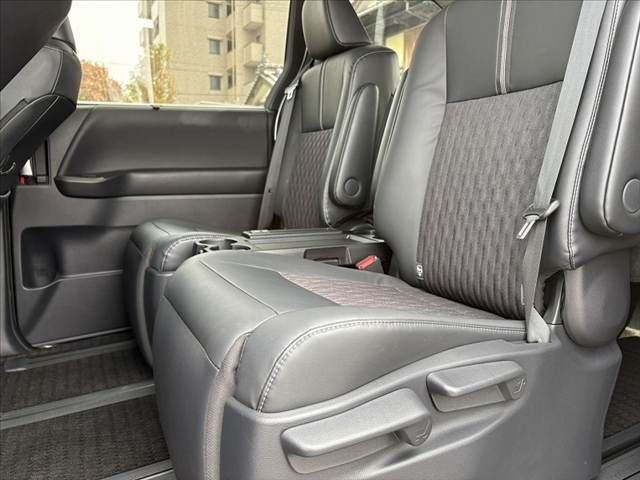 TOYOTA NOAH 2022 Image 31